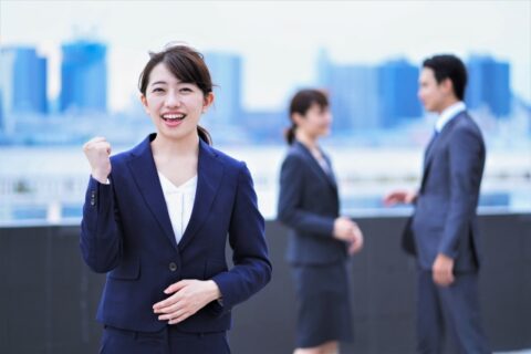 頭が悪いのにプライドが高い人への上手な対処法【偉そうにされるけど】